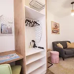 Charming Studio Apt In City Center
